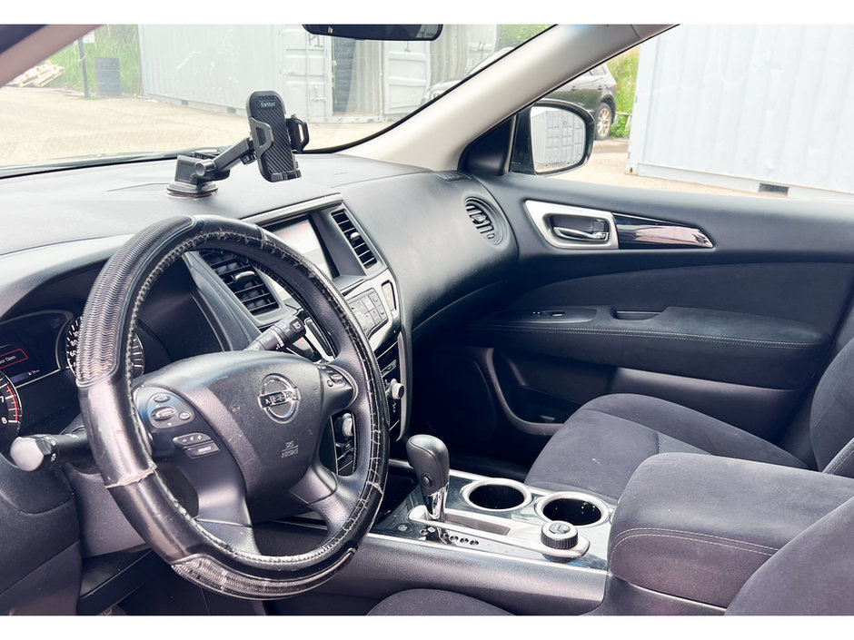 2016 Nissan Pathfinder S-10