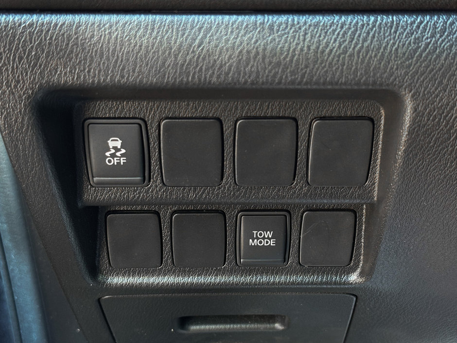 2016 Nissan Pathfinder S-26