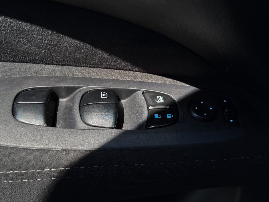 2016 Nissan Pathfinder S-27