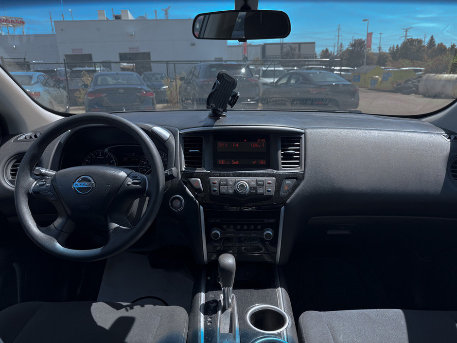 2016 Nissan Pathfinder S-17