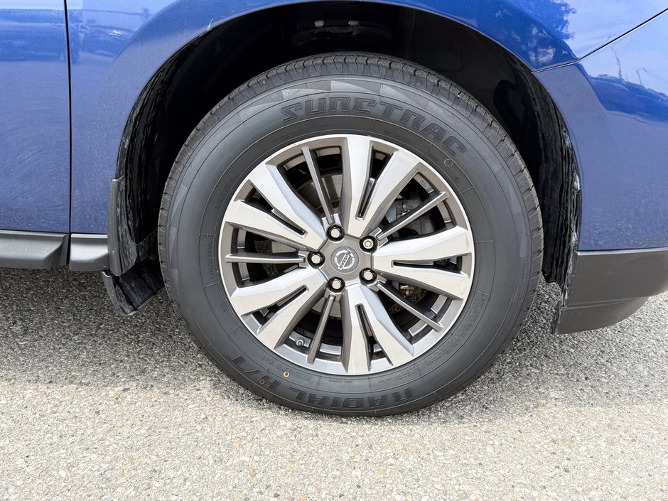 2019 Nissan Pathfinder SL-11