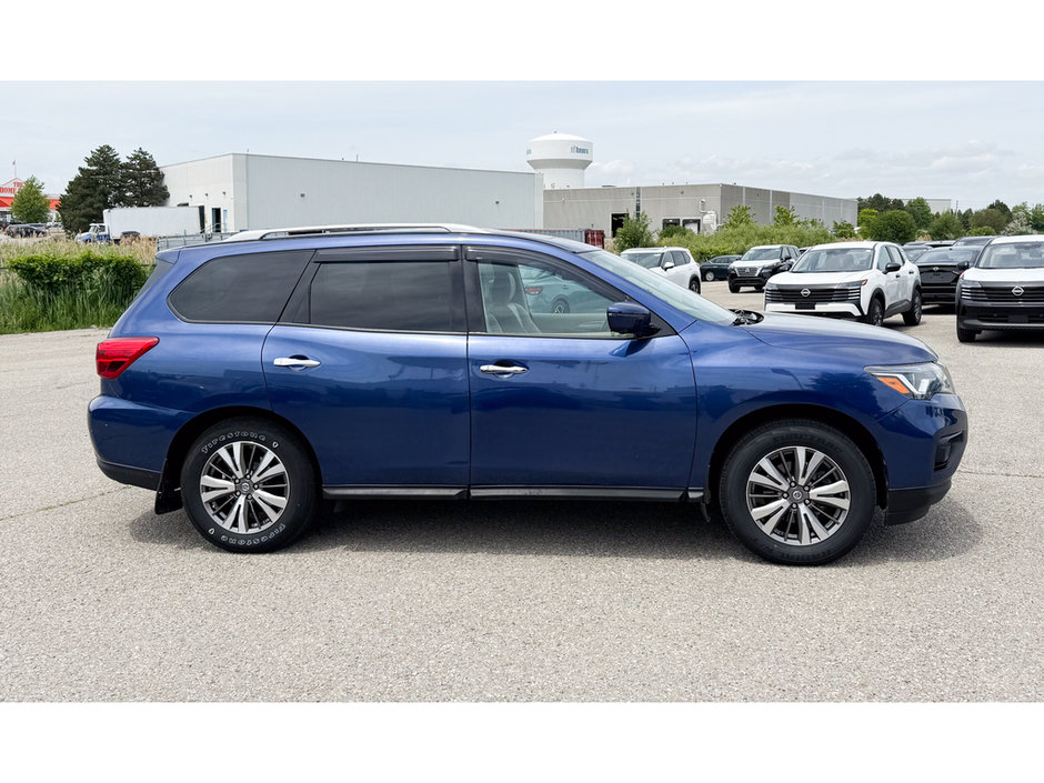 2019 Nissan Pathfinder SL-9