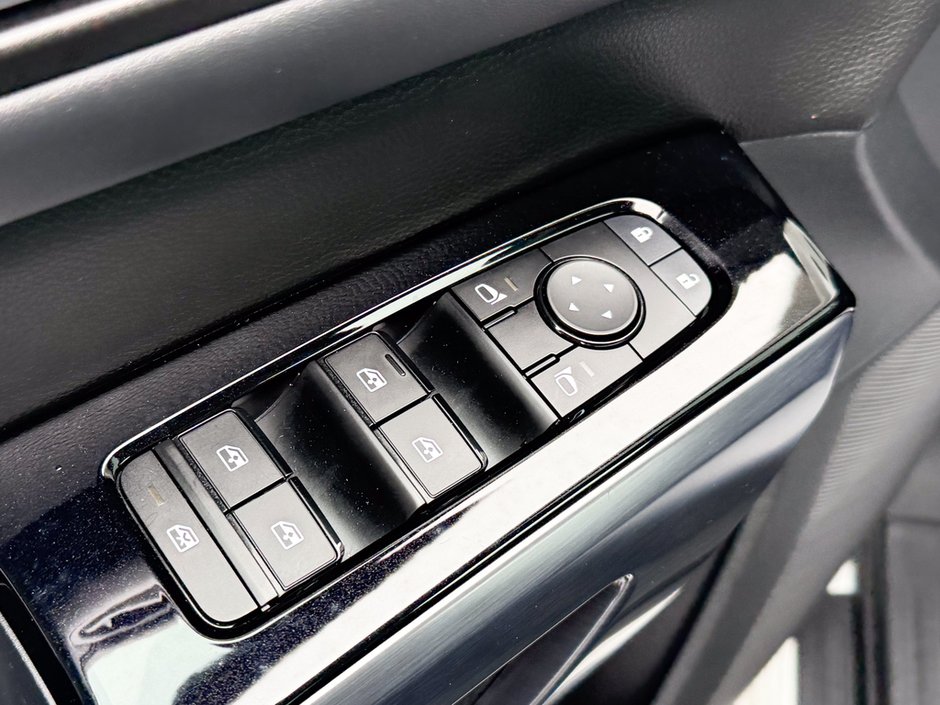 2023 Nissan Pathfinder SL-19