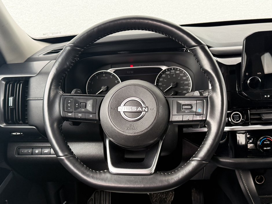 2023 Nissan Pathfinder SL-18