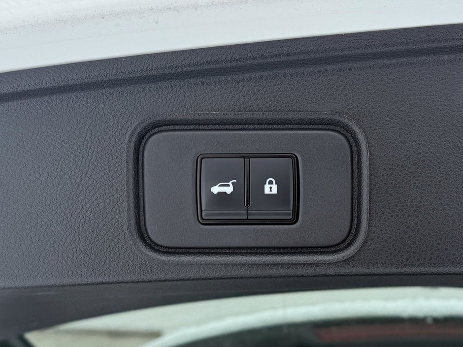 2023 Nissan Pathfinder SL-13