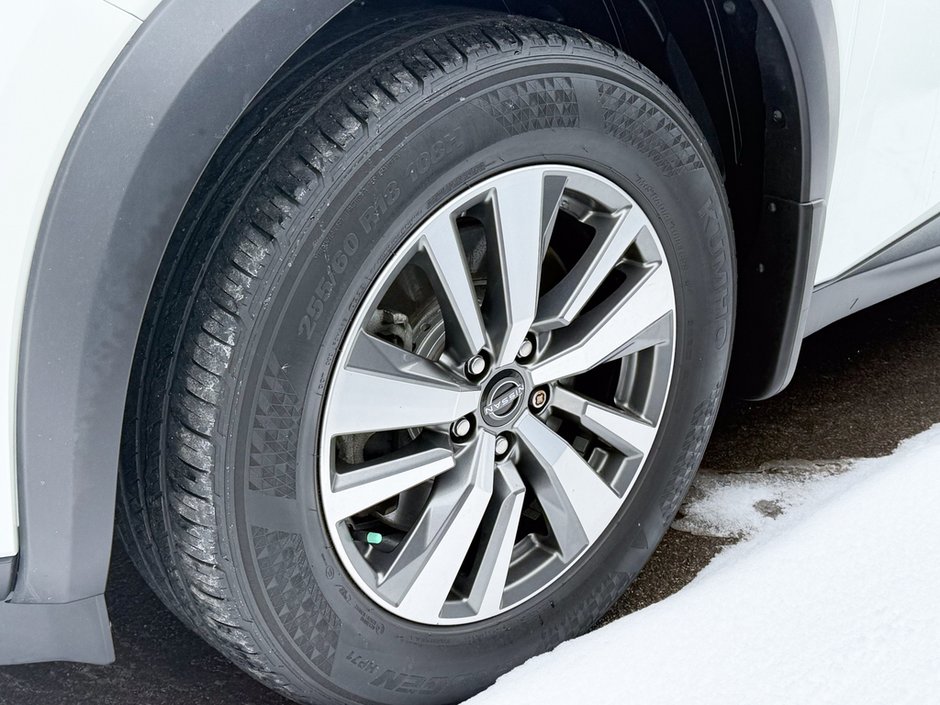 2023 Nissan Pathfinder SL-9