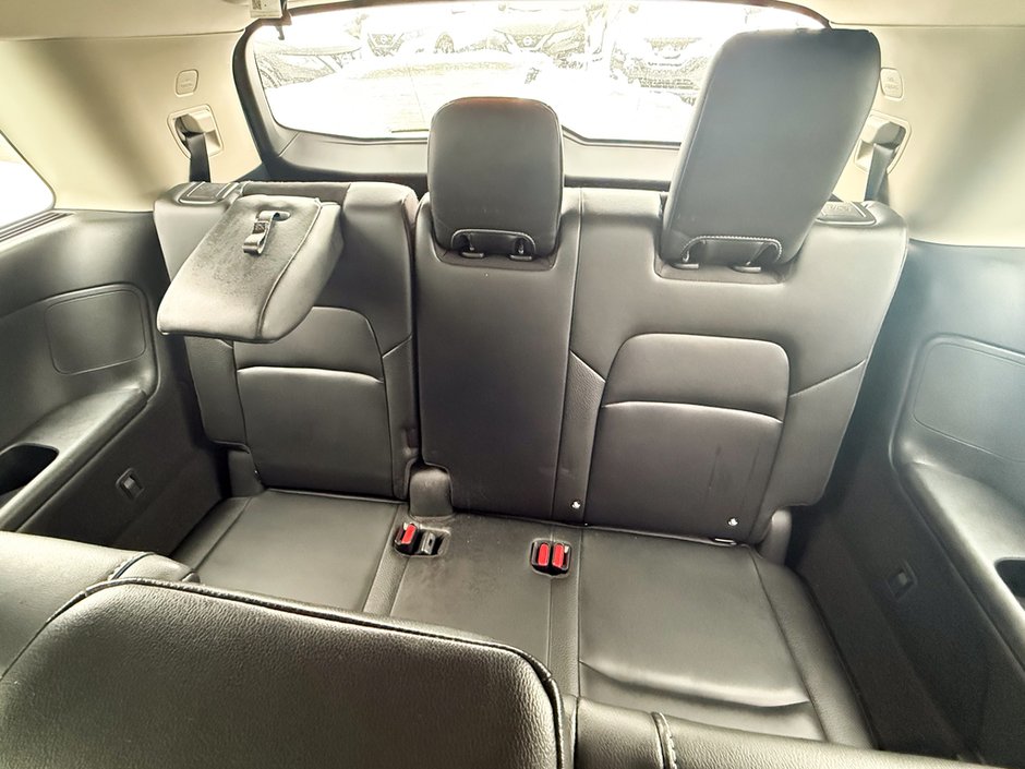 2023 Nissan Pathfinder SL-15