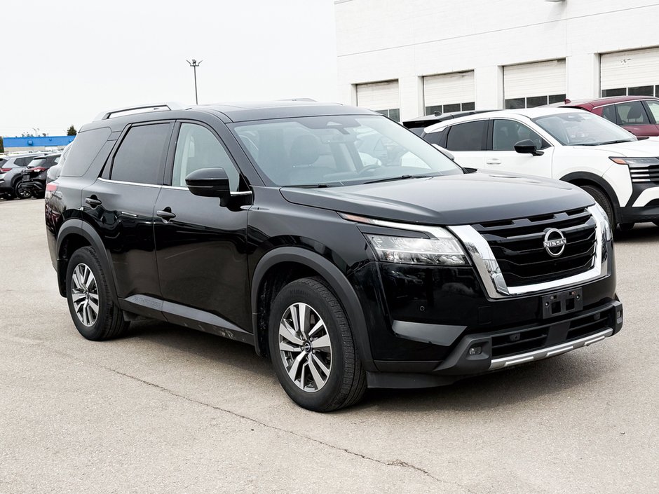2023 Nissan Pathfinder SL-8