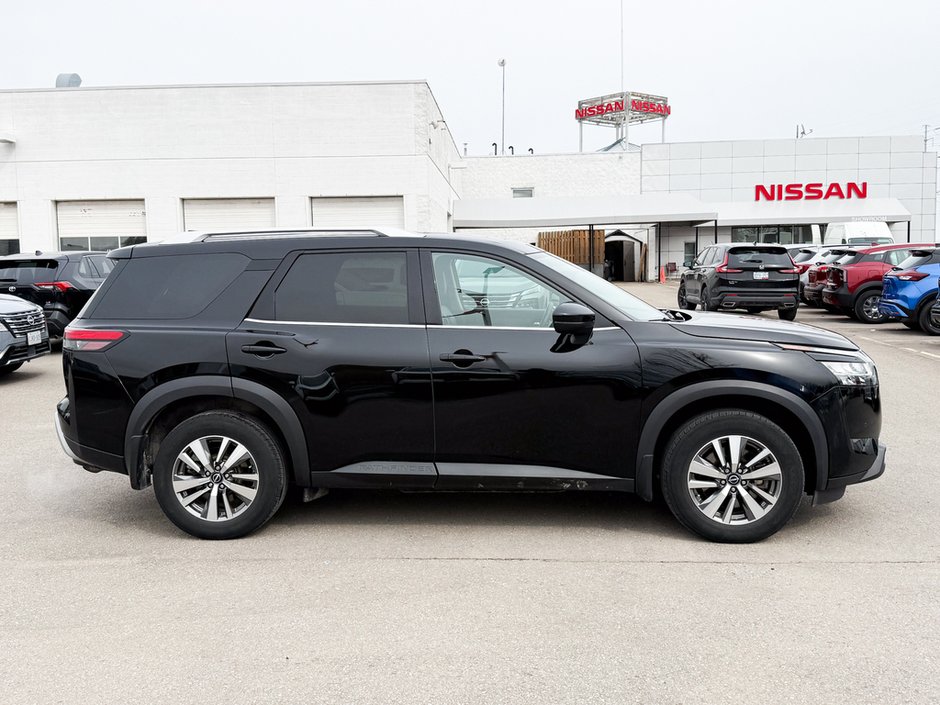 2023 Nissan Pathfinder SL-7