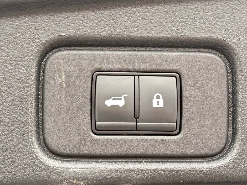 2023 Nissan Pathfinder SL-11