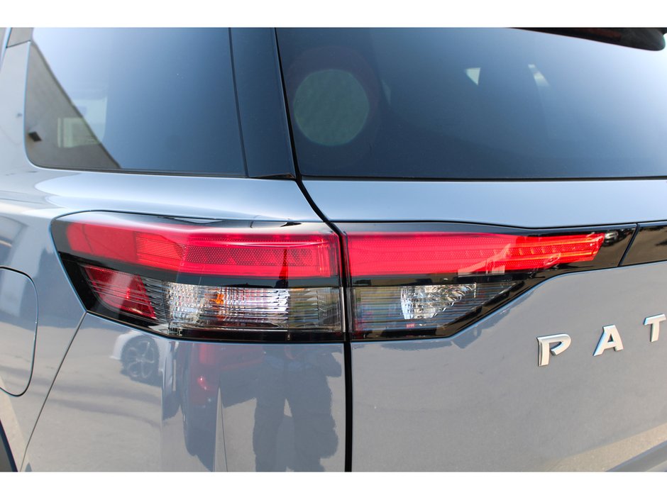 2023 Nissan Pathfinder SL-9