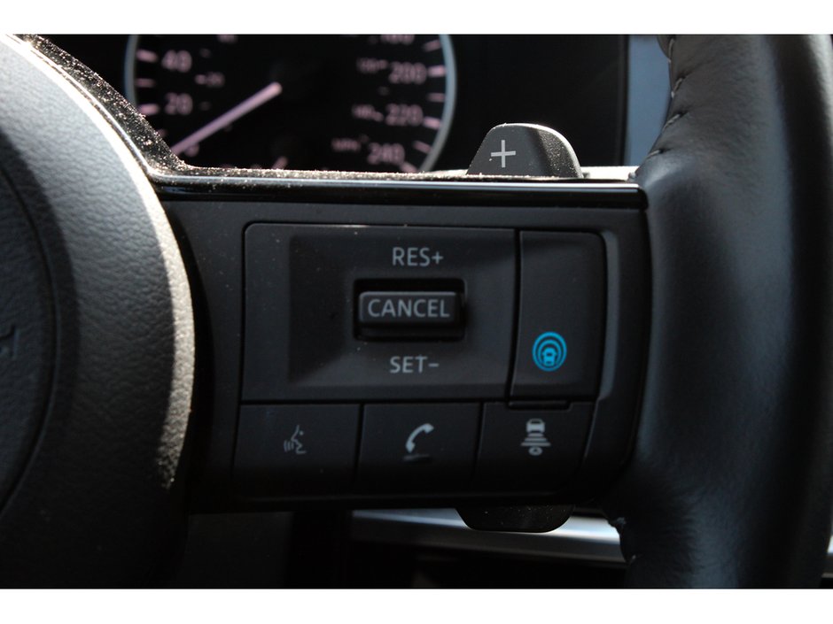 2023 Nissan Pathfinder SL-22