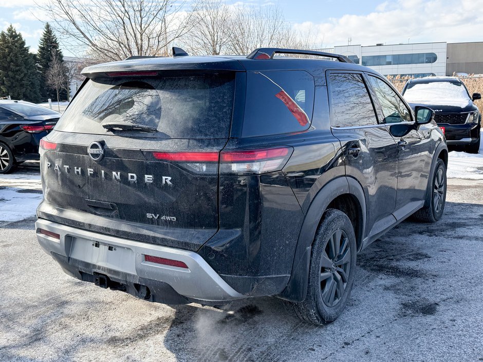 2024 Nissan Pathfinder SV-8