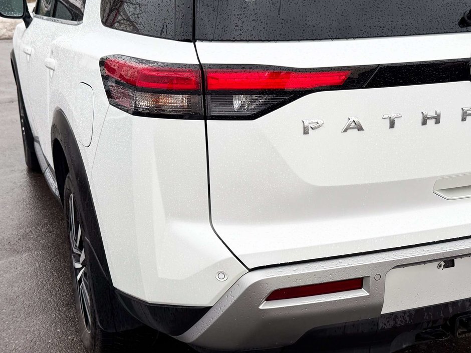 2025 Nissan Pathfinder Platinum-11