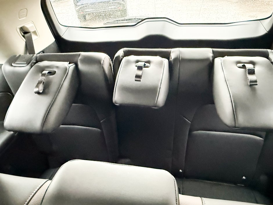 2025 Nissan Pathfinder Platinum-16