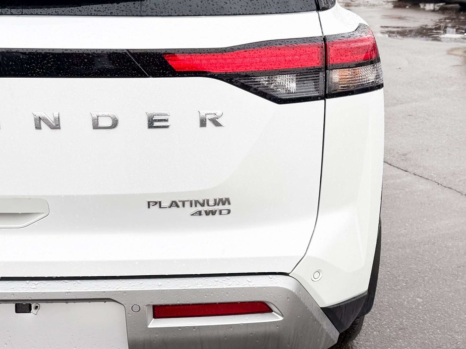 2025 Nissan Pathfinder Platinum-12
