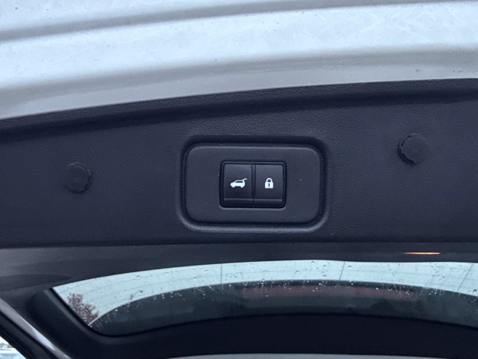 2025 Nissan Pathfinder Platinum-15