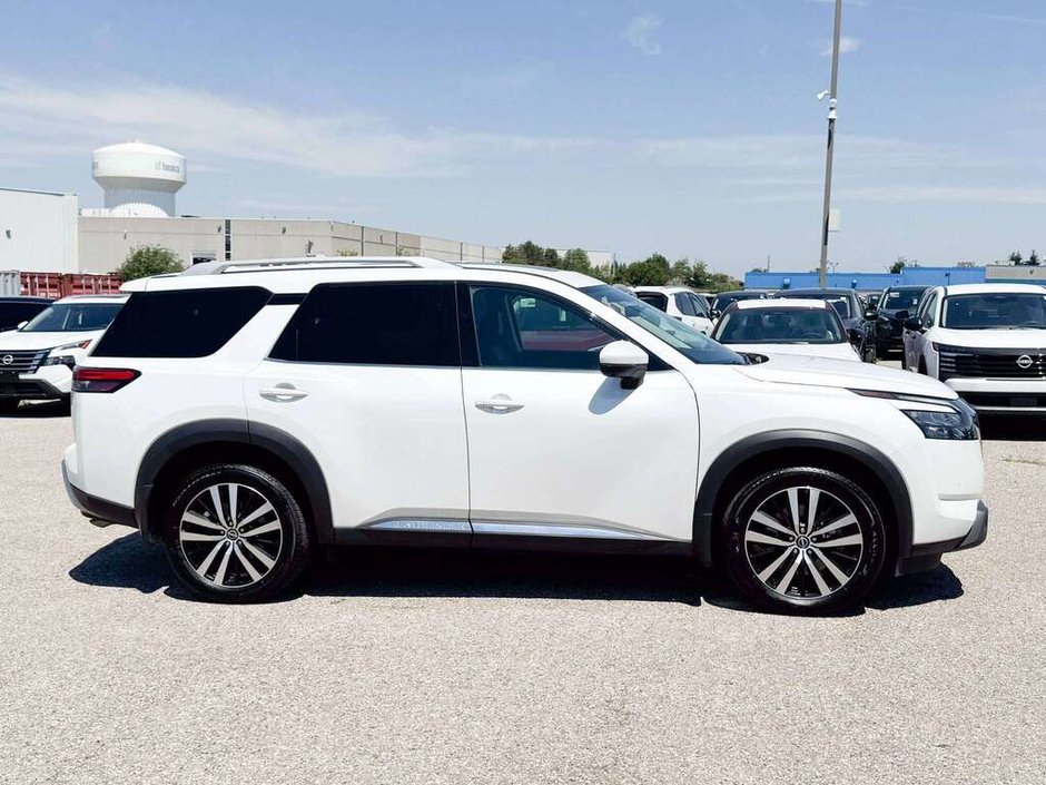 2025 Nissan Pathfinder Platinum-7