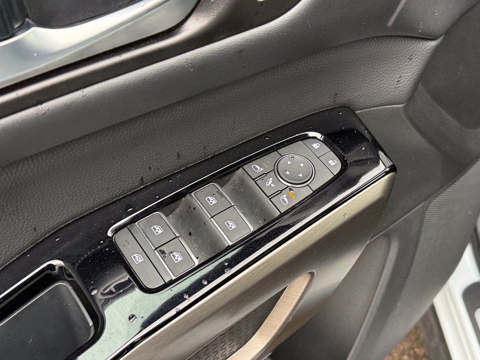 2025 Nissan Pathfinder Platinum-22