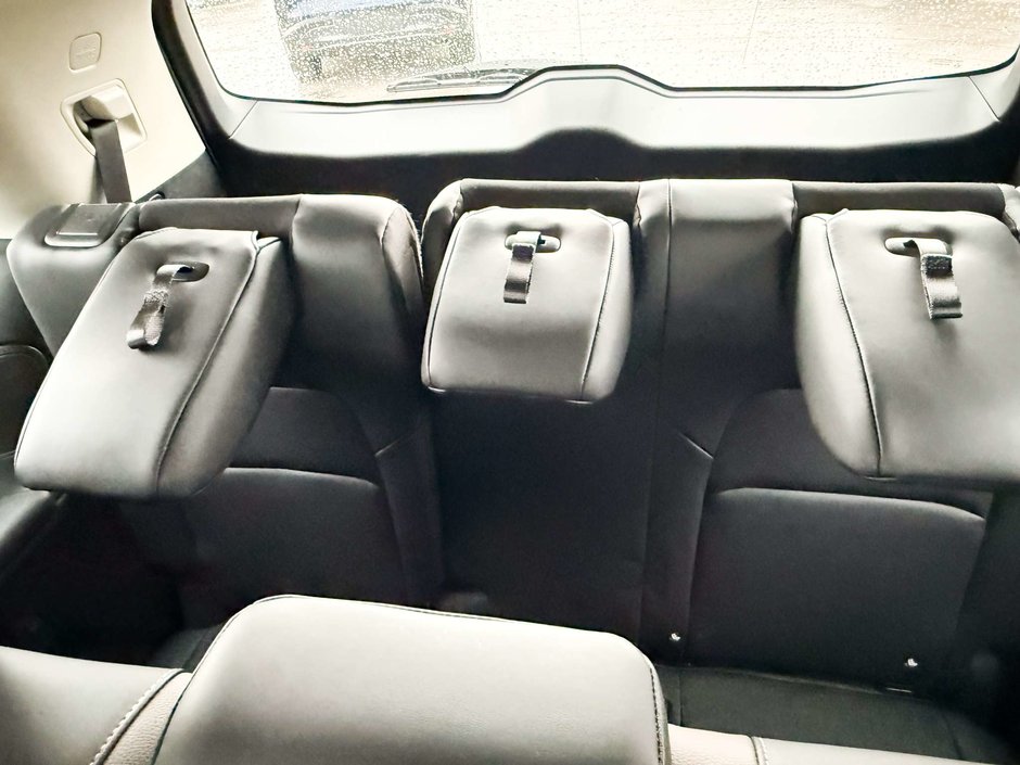 2025 Nissan Pathfinder Platinum-16