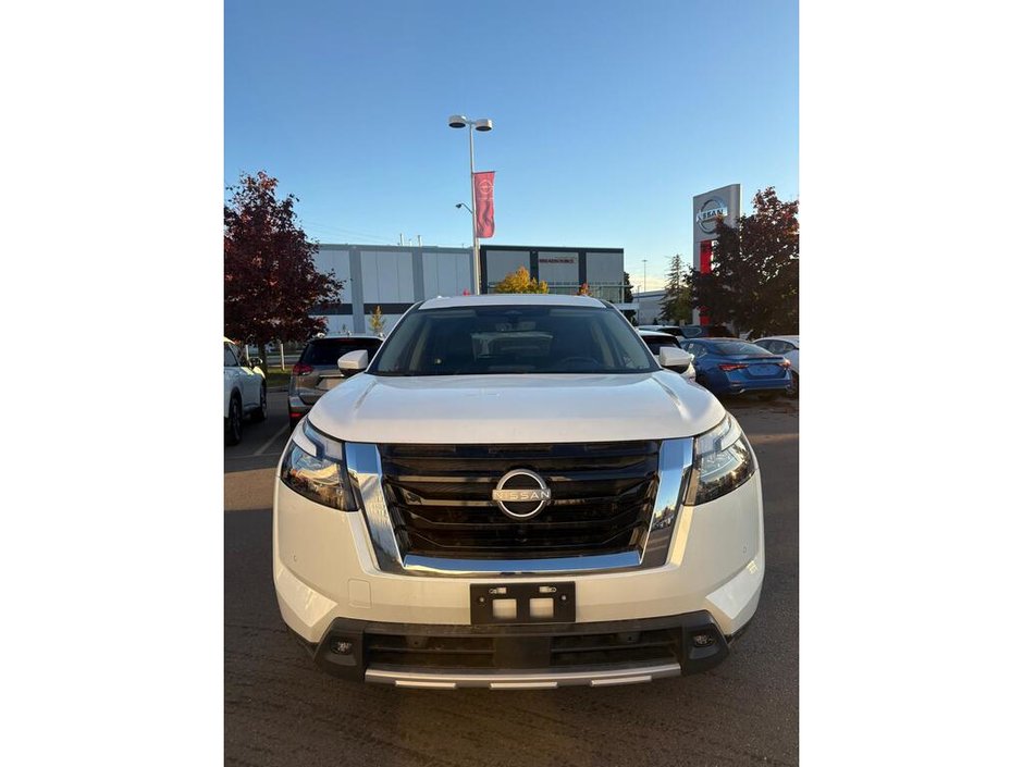 2025 Nissan Pathfinder Platinum-3