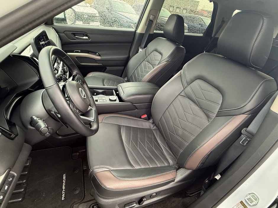 2025 Nissan Pathfinder Platinum-24