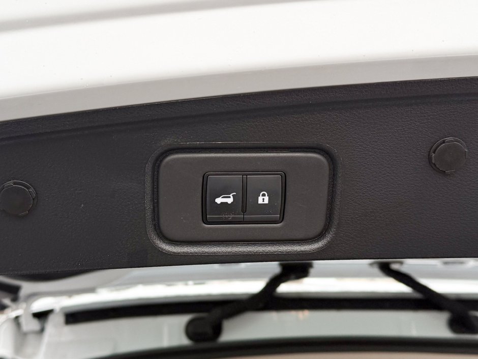 2025 Nissan Pathfinder Platinum-14