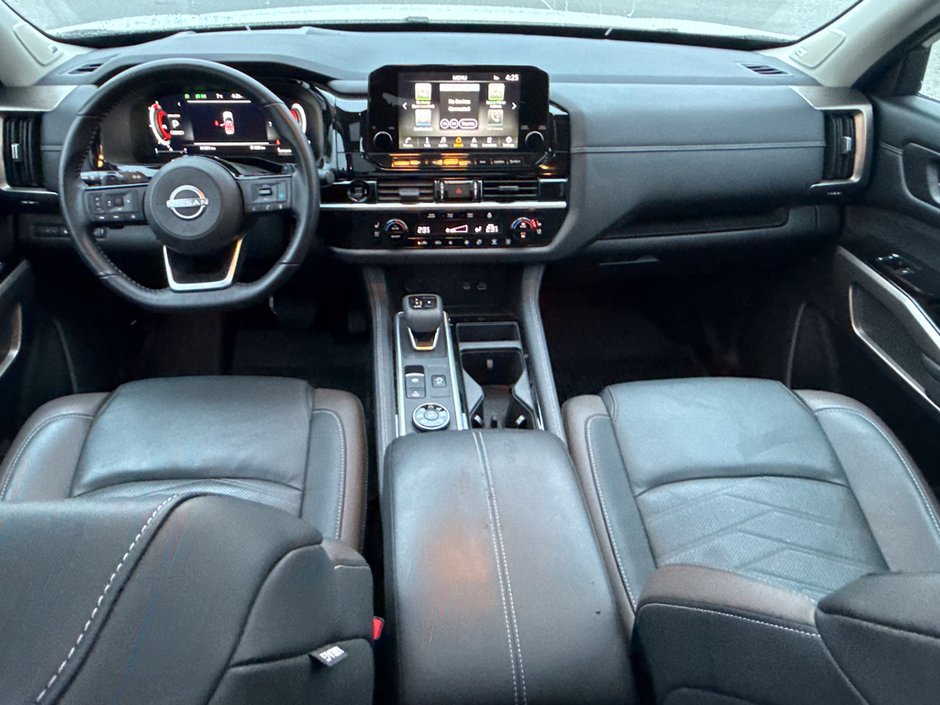 2025 Nissan Pathfinder Platinum-18