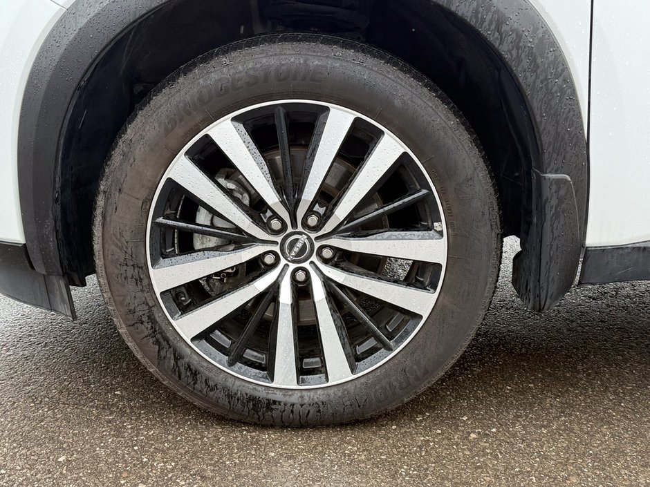 2025 Nissan Pathfinder Platinum-10