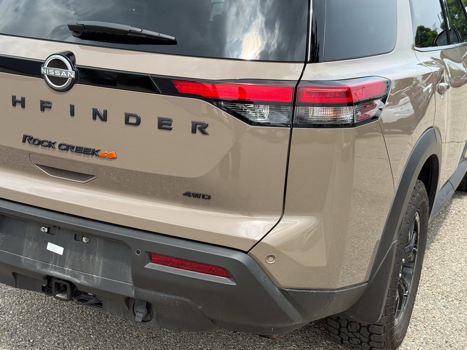 2025 Nissan Pathfinder-12