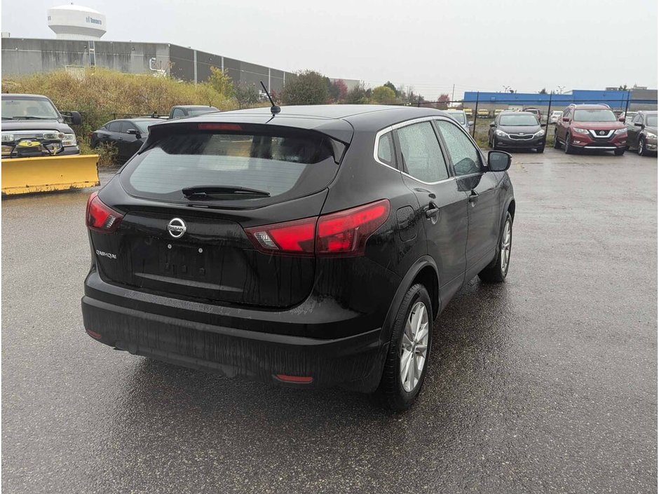 2018 Nissan Qashqai S-8