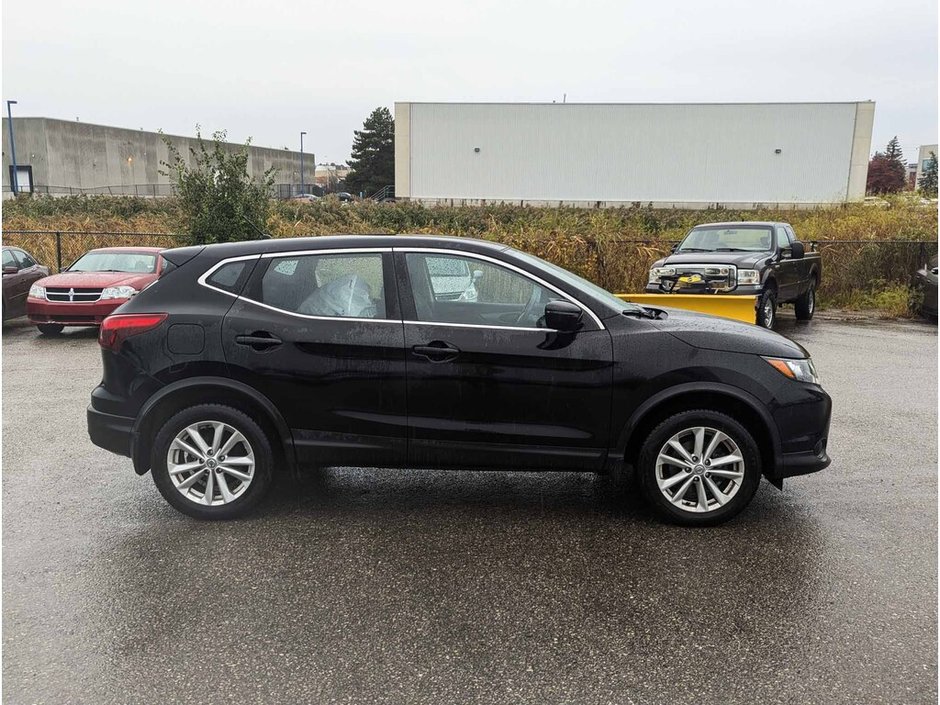 2018 Nissan Qashqai S-9