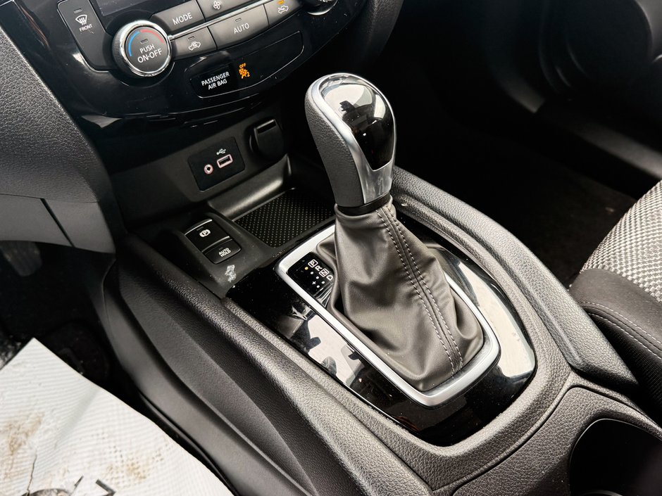 2021 Nissan Qashqai SV-19