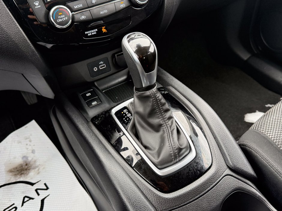 2023 Nissan Qashqai SV-16