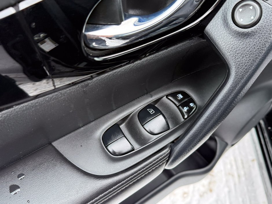 2023 Nissan Qashqai SV-18