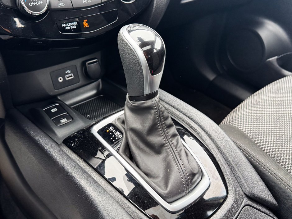 2023 Nissan Qashqai SV-19