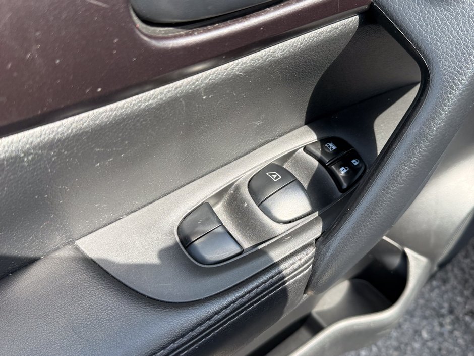 2023 Nissan Qashqai S-18