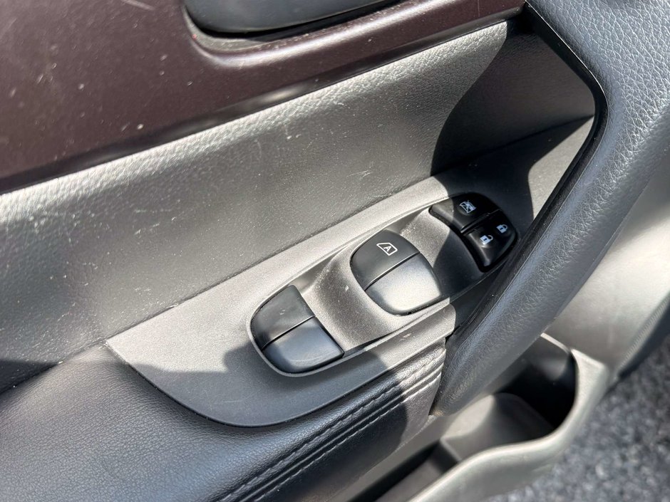 2023 Nissan Qashqai S-18
