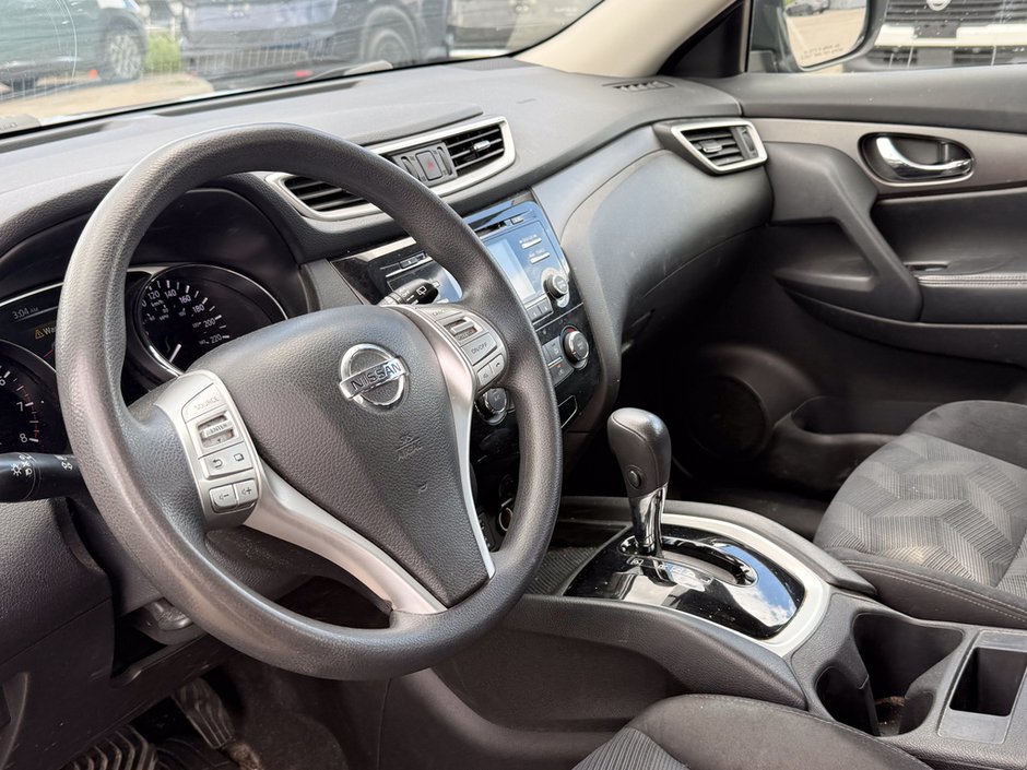 2015 Nissan Rogue S-11