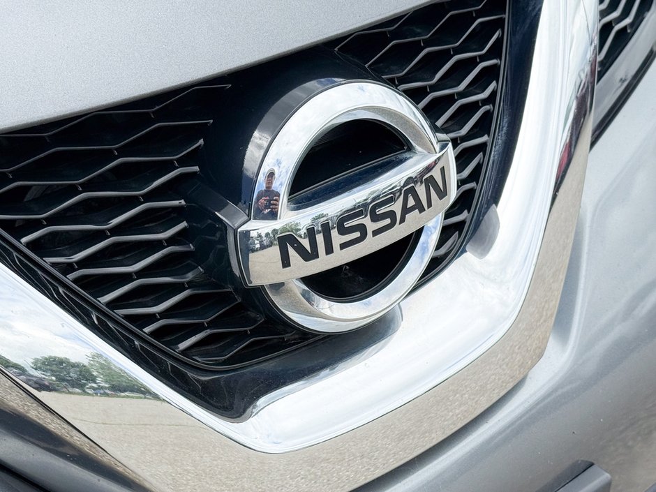 2015 Nissan Rogue S-9