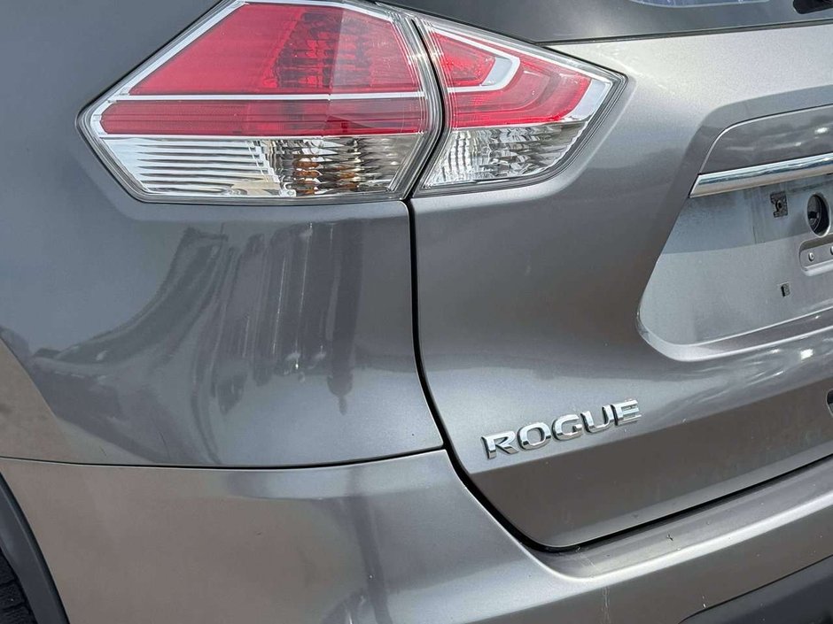 2015 Nissan Rogue S-11
