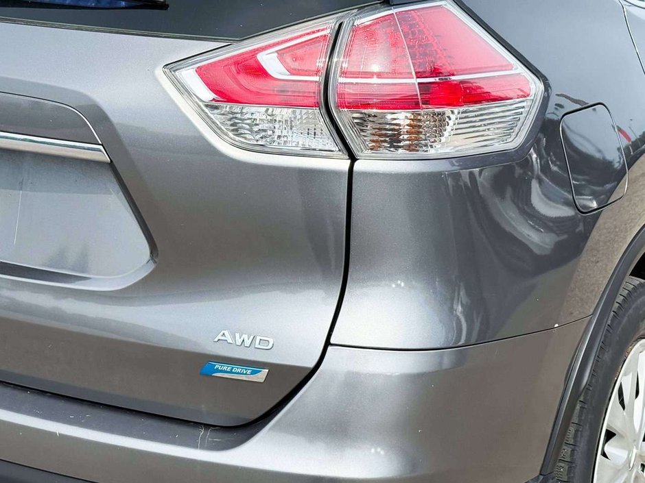 2015 Nissan Rogue S-12