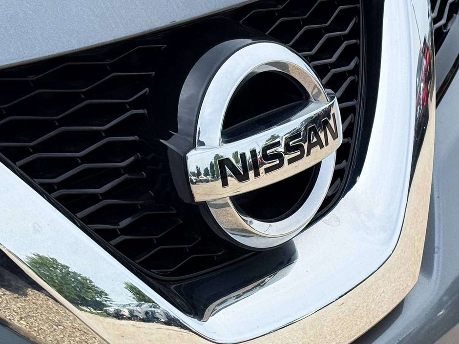 2015 Nissan Rogue S-10