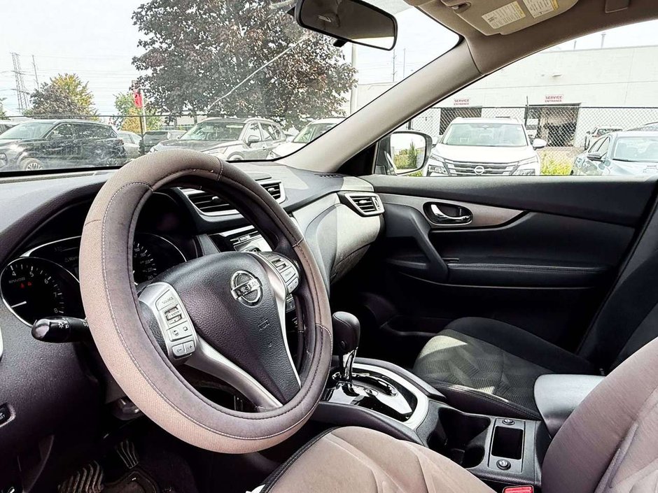 2015 Nissan Rogue S-14