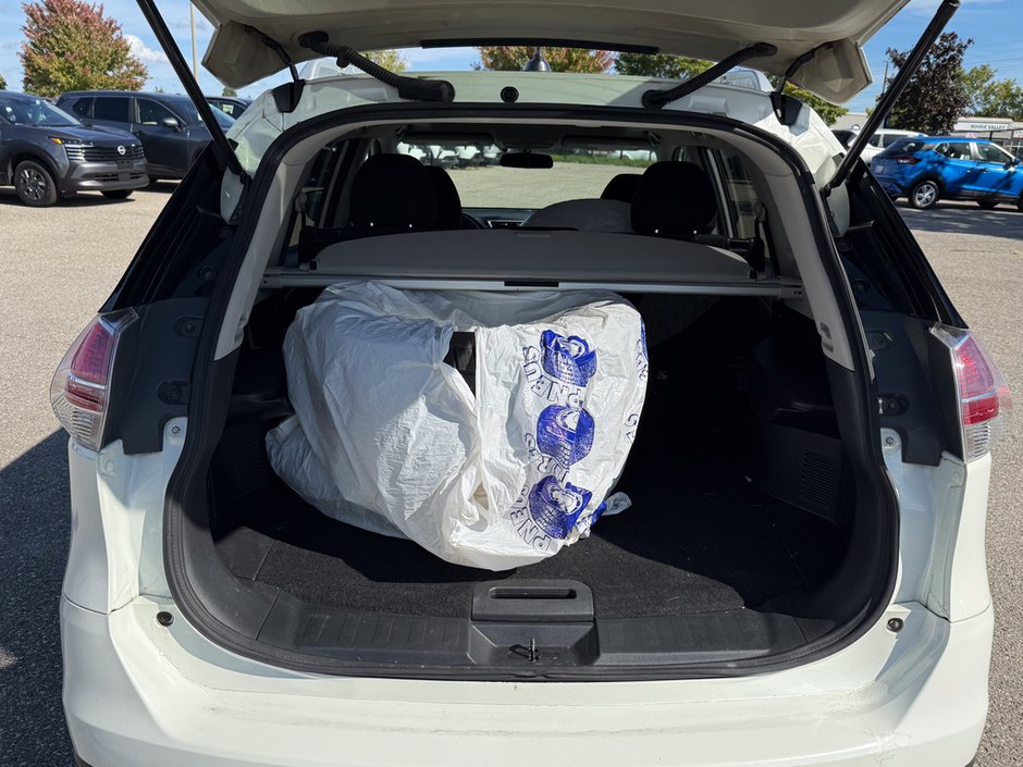 2016 Nissan Rogue SV-8