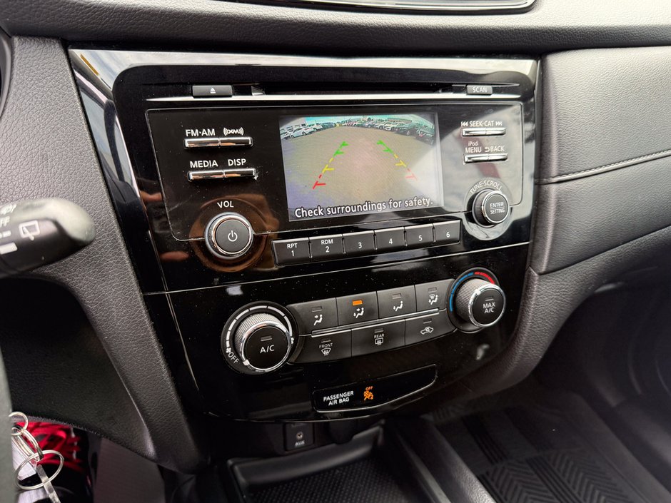 2017 Nissan Rogue S-21