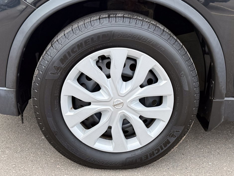 2017 Nissan Rogue S-9