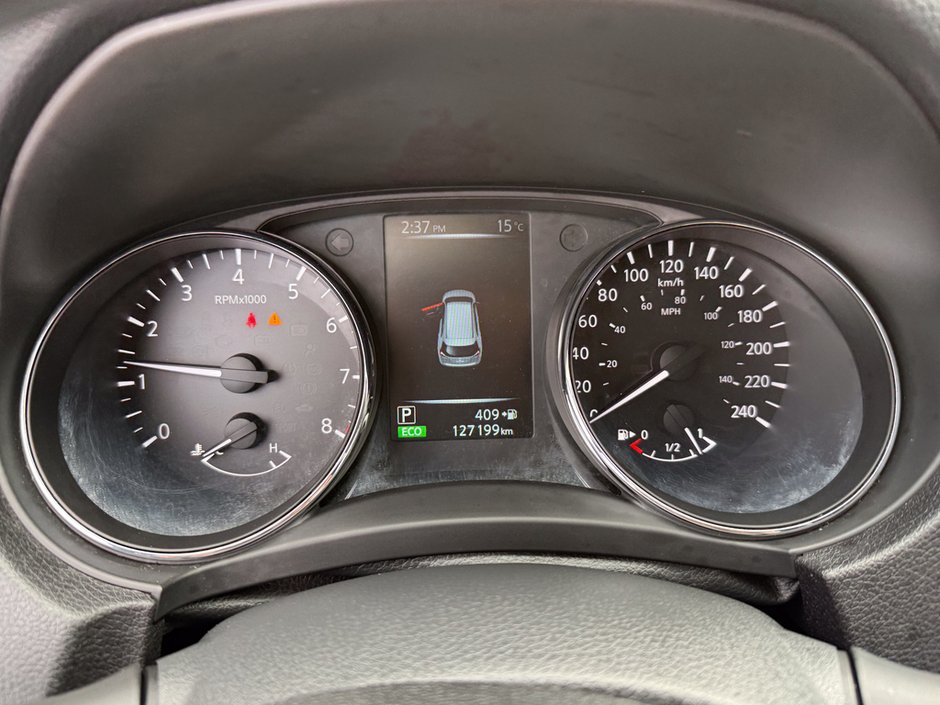 2017 Nissan Rogue S-18