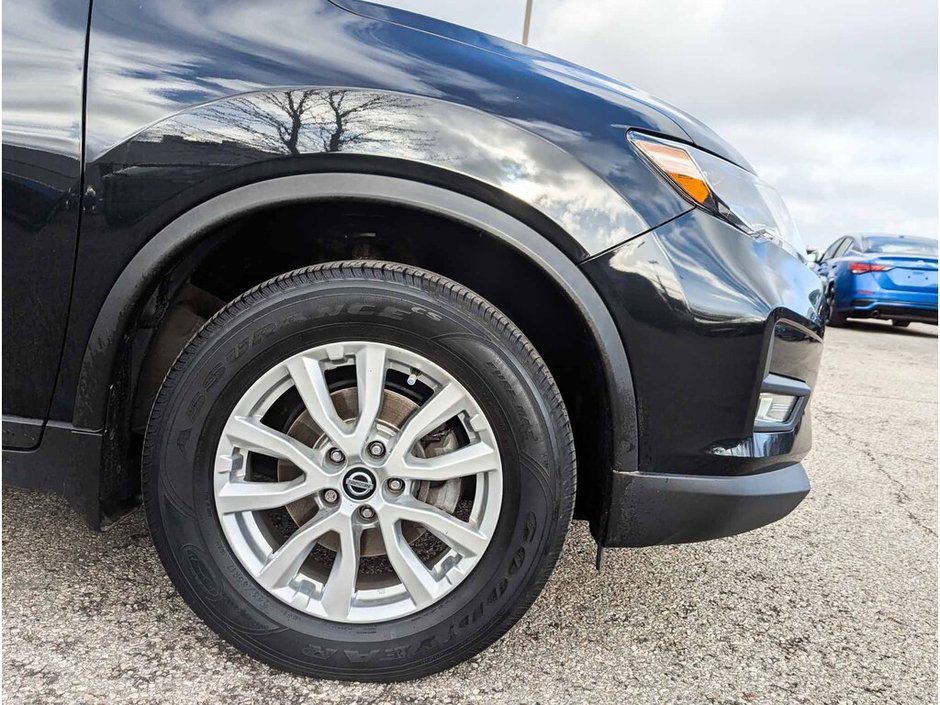 2018 Nissan Rogue SV-12