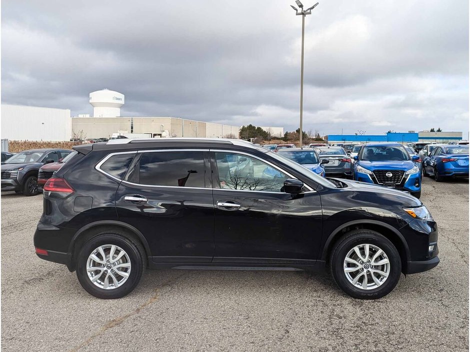 2018 Nissan Rogue SV-10